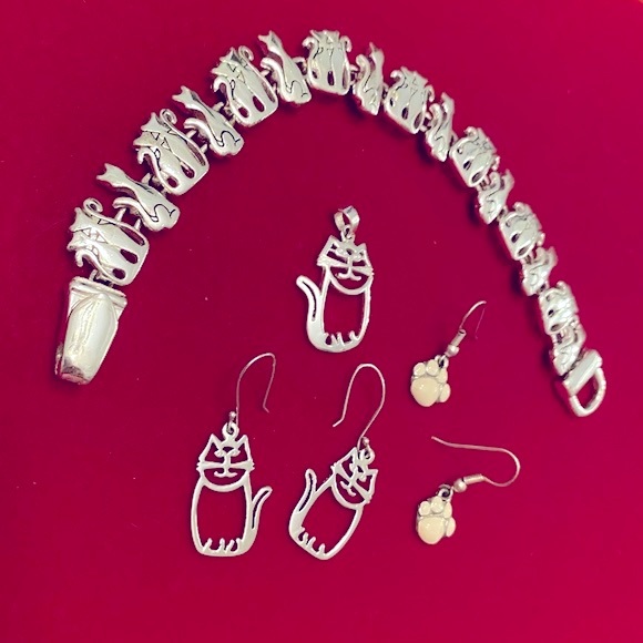 Unbranded Jewelry - Silver Cat Jewelry Bundle of 4 Items, Bracelet, 2 Pairs of Earrings and Pendant